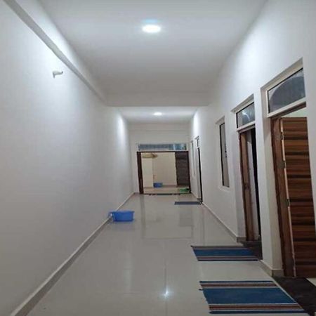 Hotel Geeta Dham Vrindāvan Exterior foto