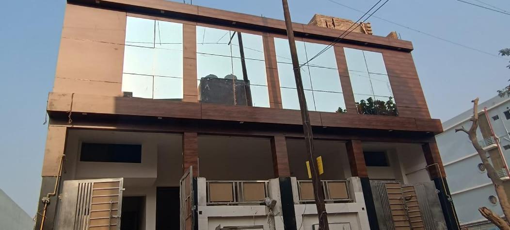 Hotel Geeta Dham Vrindāvan Exterior foto