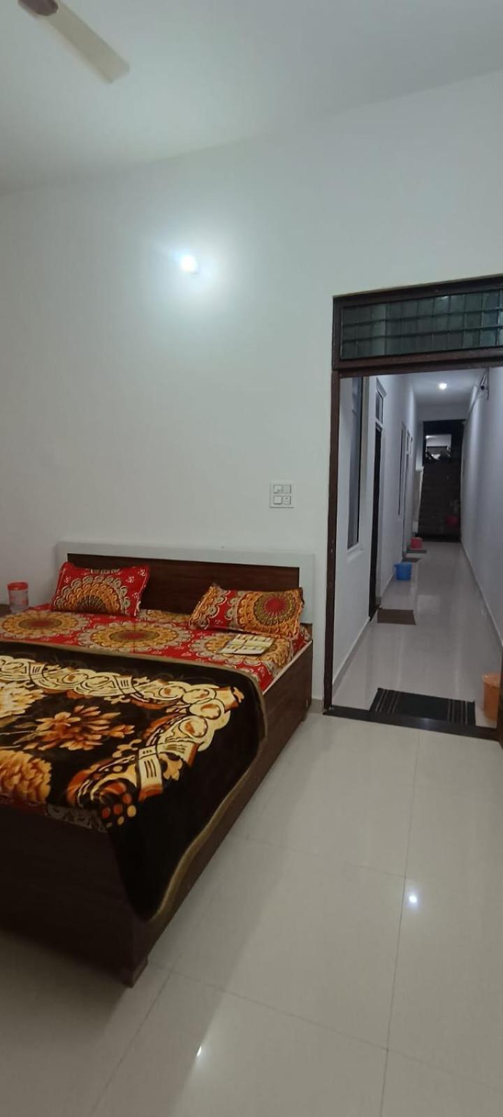 Hotel Geeta Dham Vrindāvan Exterior foto