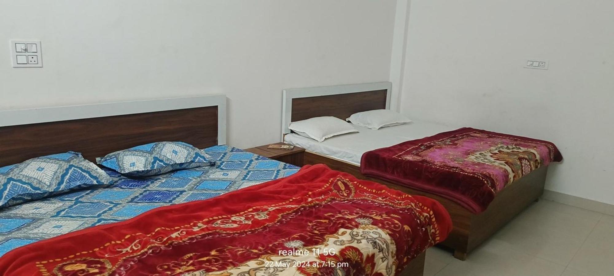 Hotel Geeta Dham Vrindāvan Exterior foto